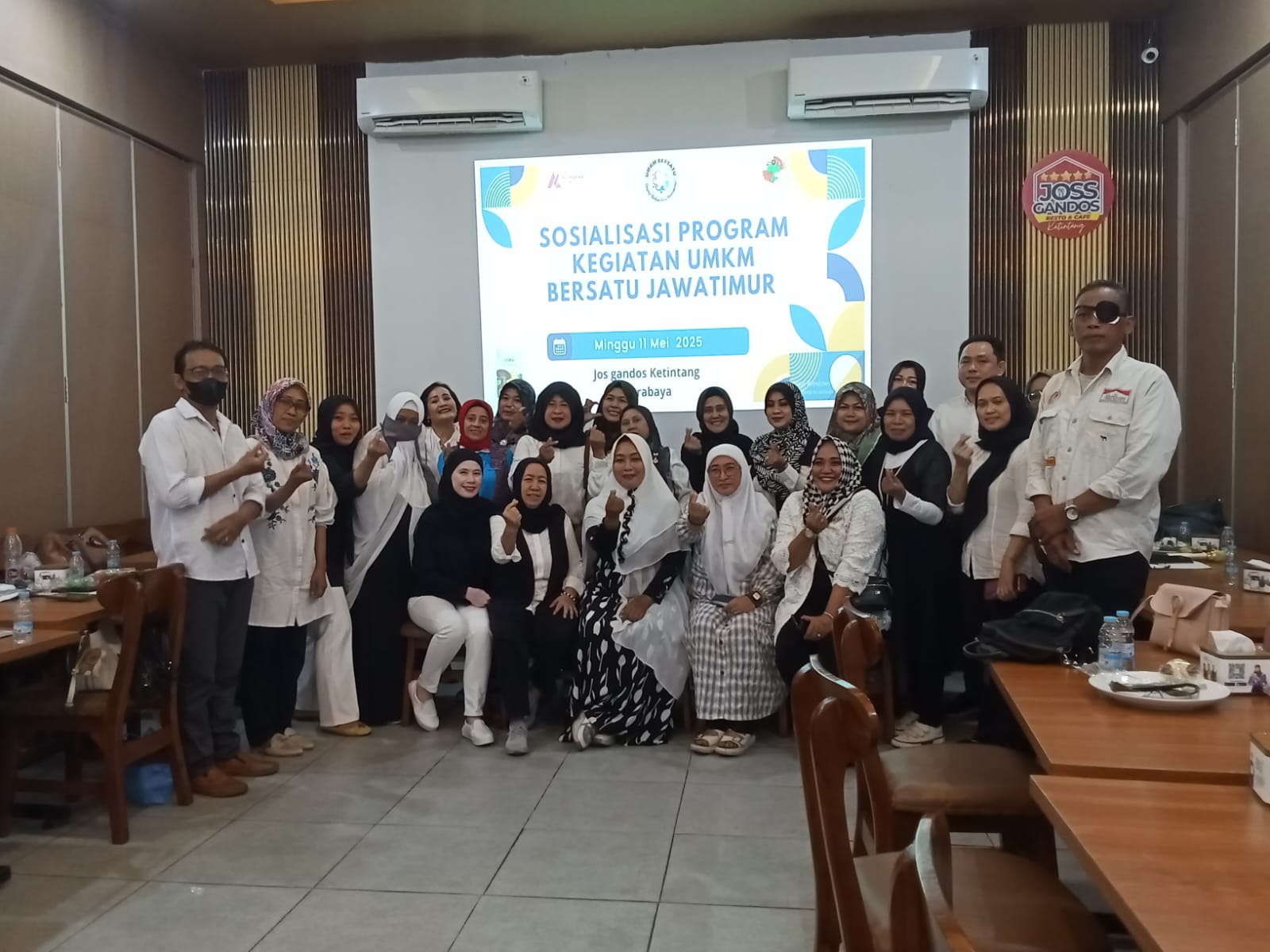 Ketua Umum UMKM Bersatu Jawa Timur, Indah Iriani saat sosialisasi program kerja di Resto Jos Gandos, Ketintang, Surabaya, Minggu (11/5/2025) (Nug/Gonews.id)