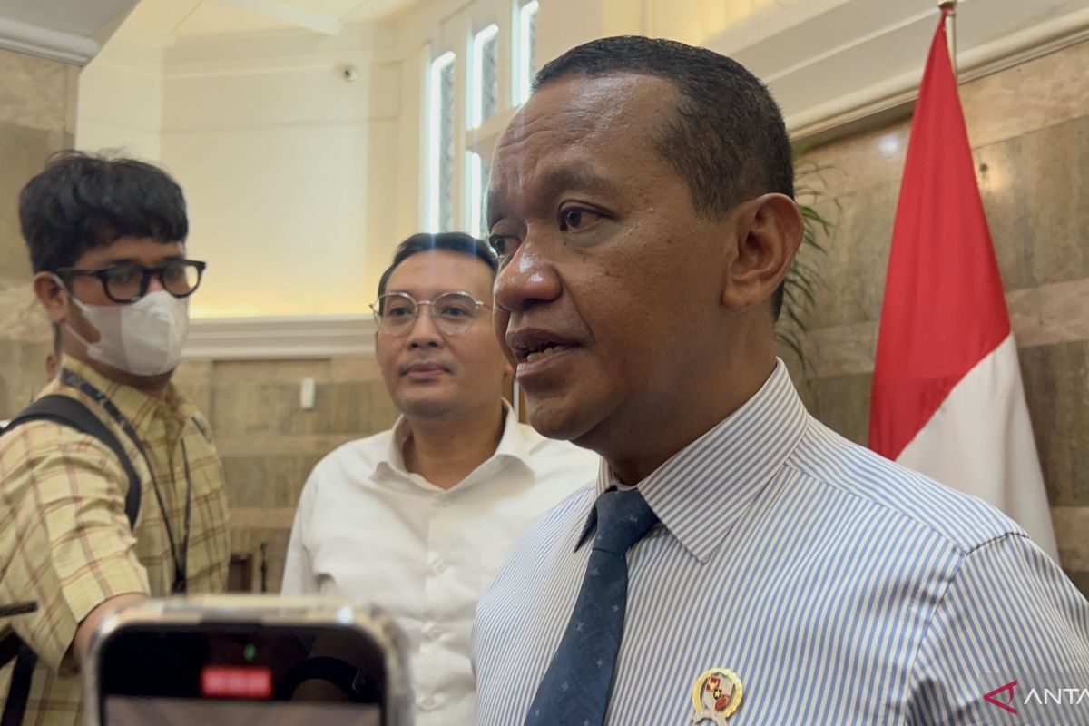 Bahlil: Transmisi listrik Filipina akan masuk jaringan Trans Borneo