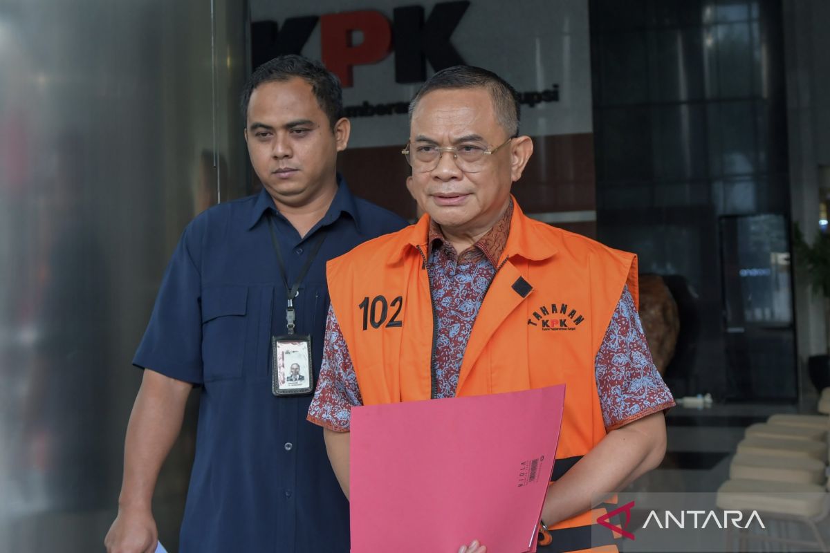 KPK periksa ASN Kemenhub berinisial MAHH untuk dalami peran Sudewo