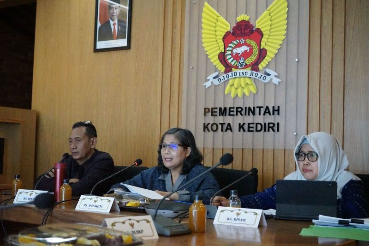 Zanariah, Penjabat Wali Kota Kediri (.ant)
