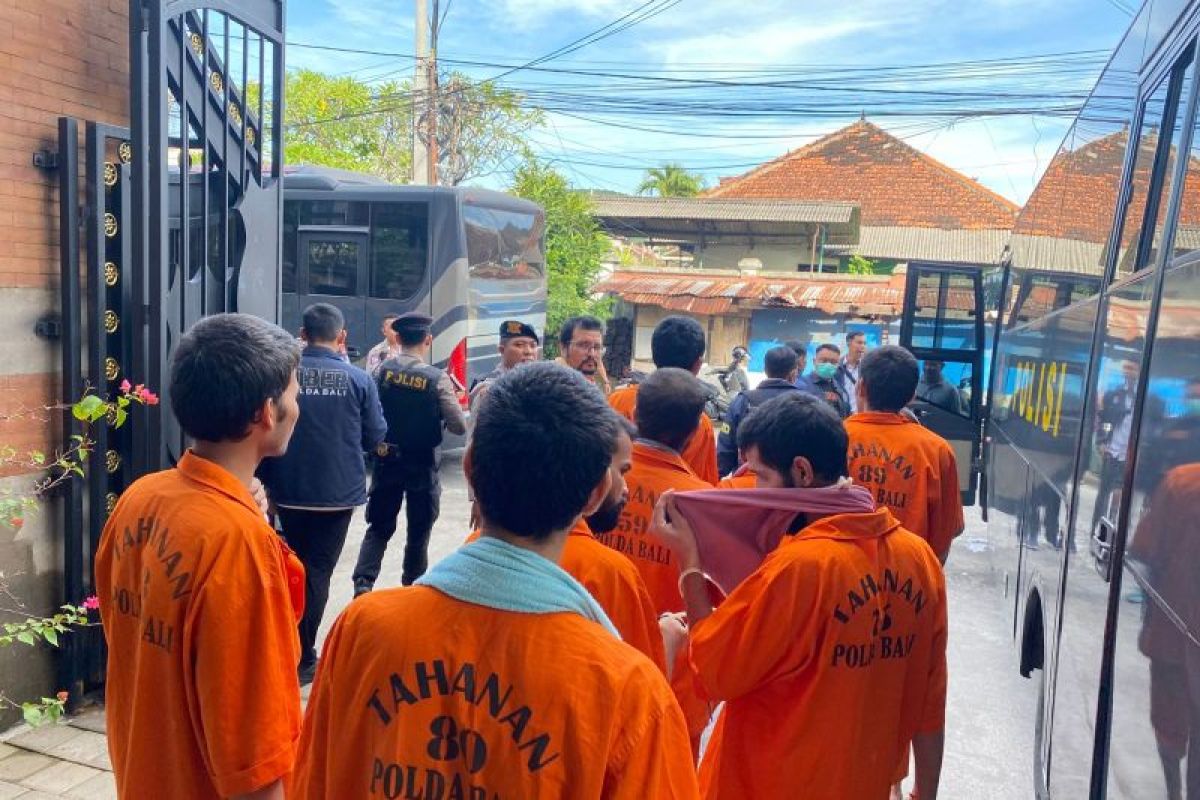 Berkas lengkap, 35 WNA India tersangka judi daring dilimpahkan ke Kejari Denpasar
