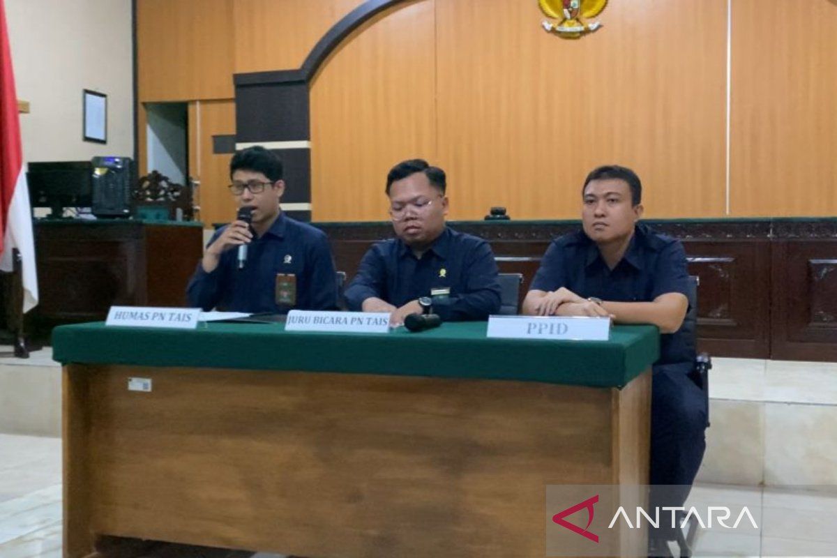 Hakim di PN Tais Bengkulu bantah terlibat aktif di yayasan
