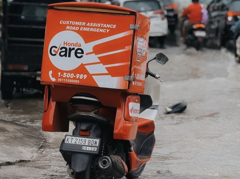 Keterangan Foto : Astra Motor Kalimantan Timur 2 ingatkan Layanan Honda Care yakni layanan darurat untuk mengatasi kondisi sepeda motor Honda konsumen yang mengalami permasalahan baik saat dijalan ataupun saat dirumah dan ditempat lainnya