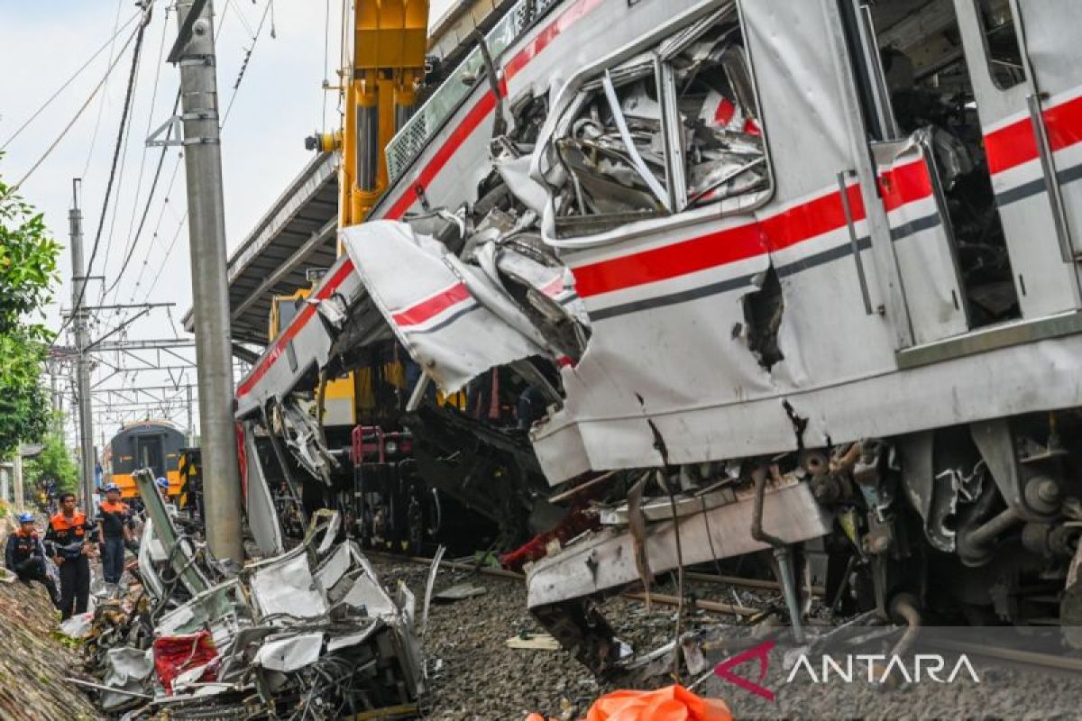 DPR minta investigasi menyeluruh insiden tabrakan kereta di Bekasi