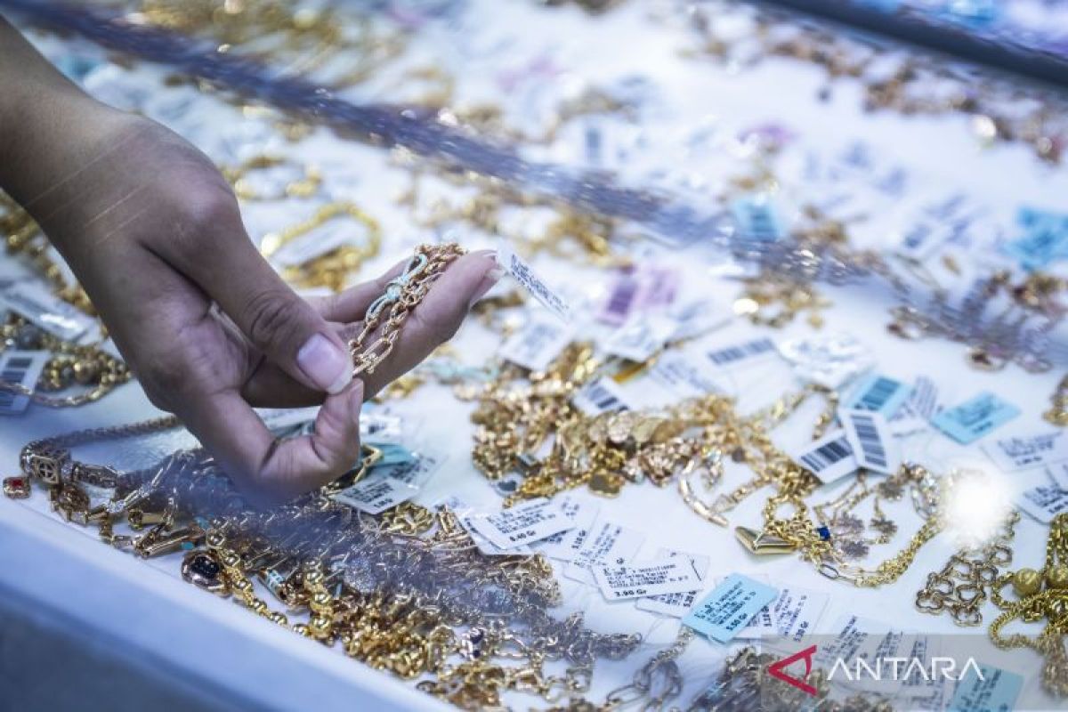 Minggu pagi ini harga emas tiga jenama di Pegadaian kompak naik