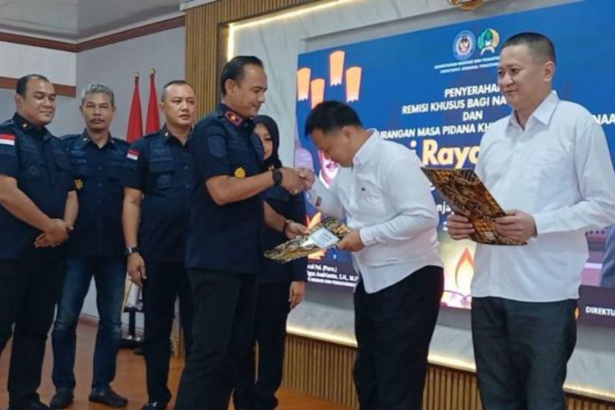 Lapas Kelas I Medan beri remisi khusus Waisak pada 35 warga binaan