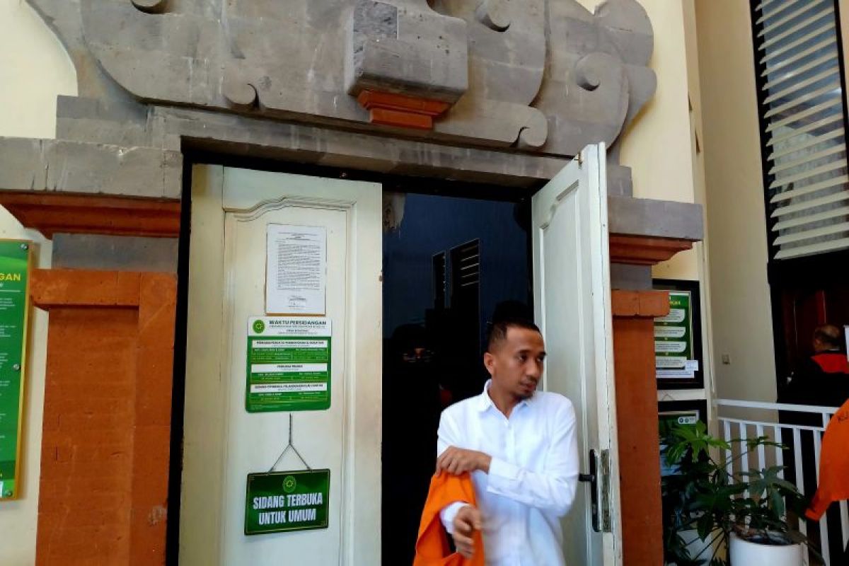 JPU Kejari Denpasar tuntut pengedar ganja 7,5 tahun penjara 