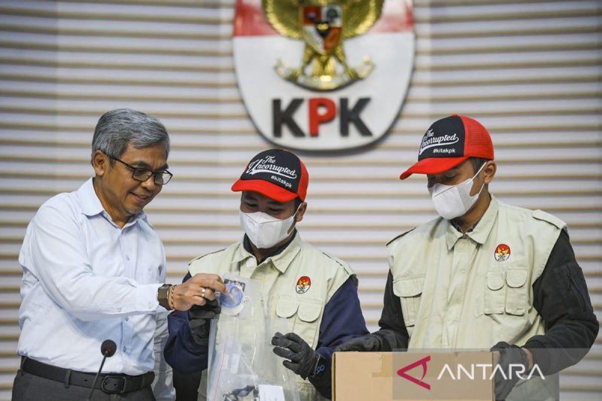 KPK duga tersangka kasus Imigrasi dirikan perusahaan derek untuk kedok