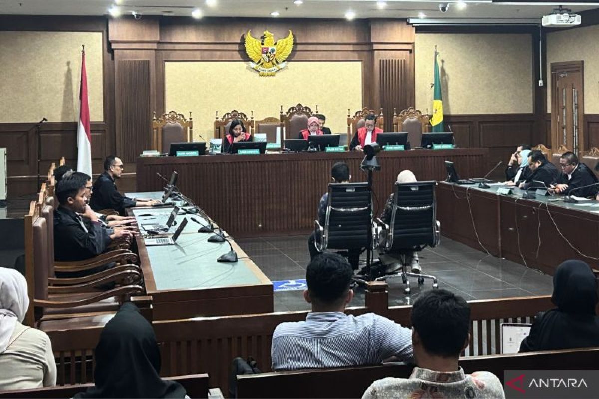 Sepuluh terdakwa kasus pemerasan sertifikat K3 divonis 1,5 hingga 6,5 tahun bui