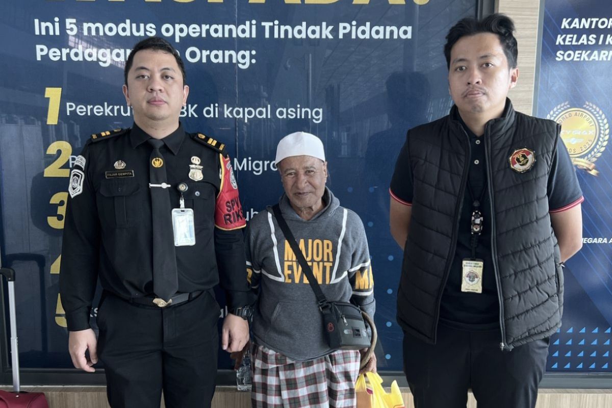 Imigrasi Bandarlampung deportasi WNA asal Yaman