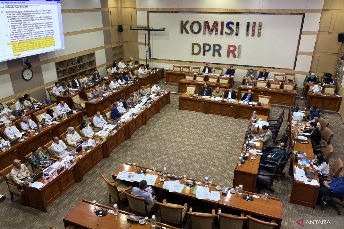 DPR-pemerintah sepakati DIM RUU Polri soal penempatan di jabatan sipil