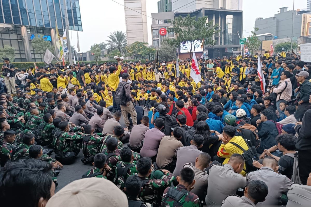 Kapuspen: pengerahan personel TNI guna jaga aksi demo tetap terkendali
