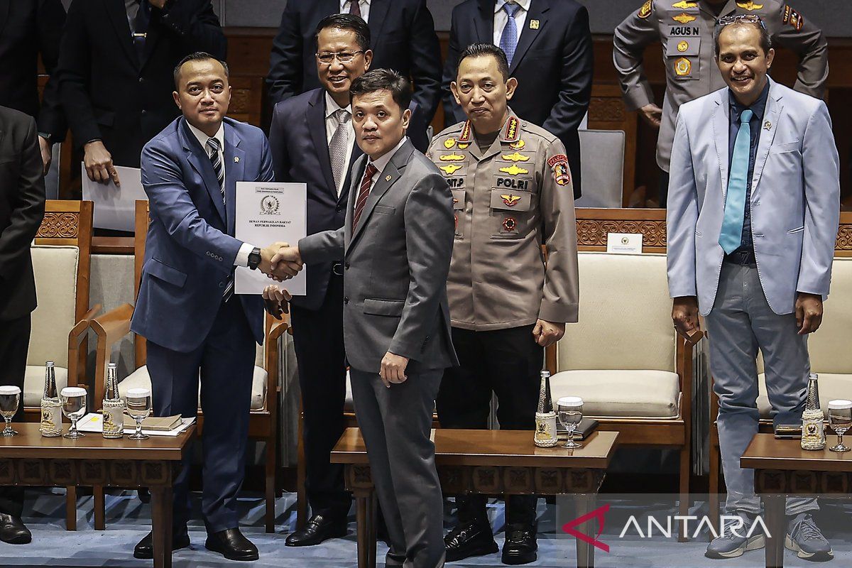 Hukum sepekan, RUU Polri hingga tersangka baru kasus MBG