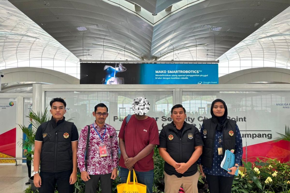 Imigrasi Belawan deportasi warga Malaysia tanpa dokumen resmi 