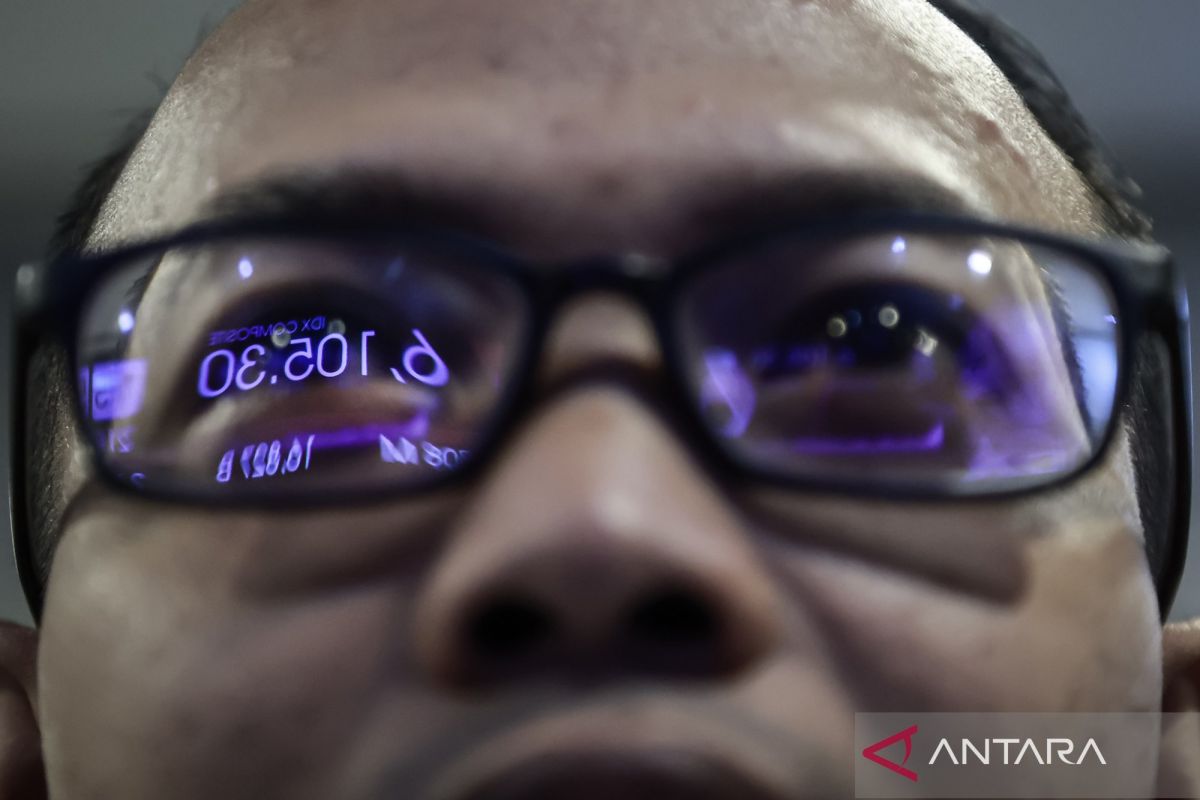 IHSG jelang akhir pekan berpotensi volatil dipicu kombinasi sentimen