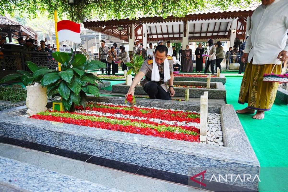Kapolri ziarah ke makam Gus Dur kenang semangat reformasi