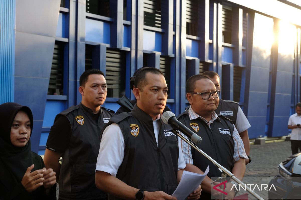 Kortas Tipidkor geledah Bea Cukai Juanda terkait impor ponsel ilegal