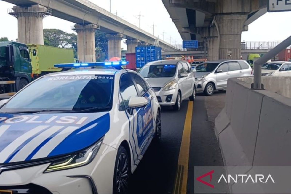 JTT berlakukan lawan arah Tol Japek dukung kelancaran lalu lintas