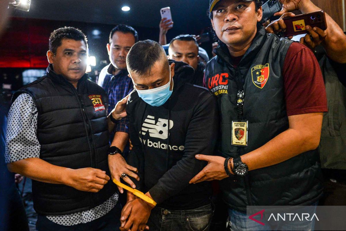 Cek fakta, foto tersangka Taufik Hidayat di kantor polisi