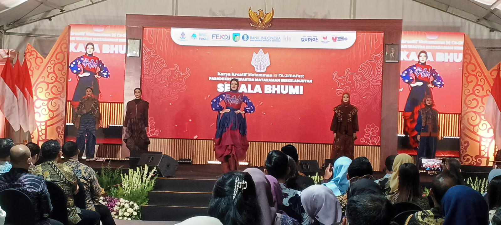 Pakaian Khas Dari Daerah Kerja ‎Kantor Perwakilan Bank Indonesia (BI) Kediri Dipamerkan Dalam Gelaran Karya Kreatif Mataraman (KKM) X DIGIMAFest 2026