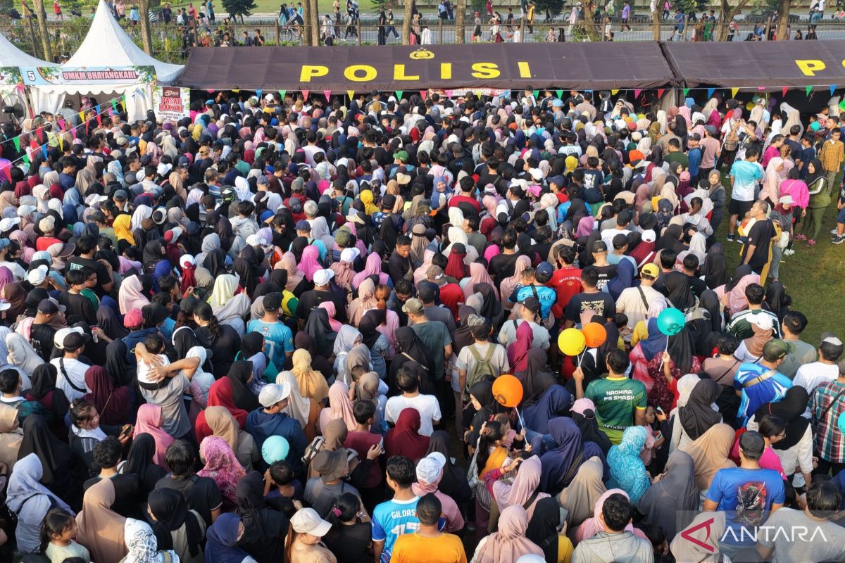 Pasar rakyat Polri diserbu warga Cikarang Bekasi