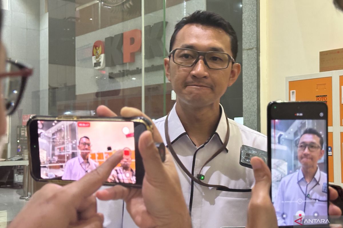 KPK panggil dua anggota DPRD Riau hingga ajudan Pangdam XIX