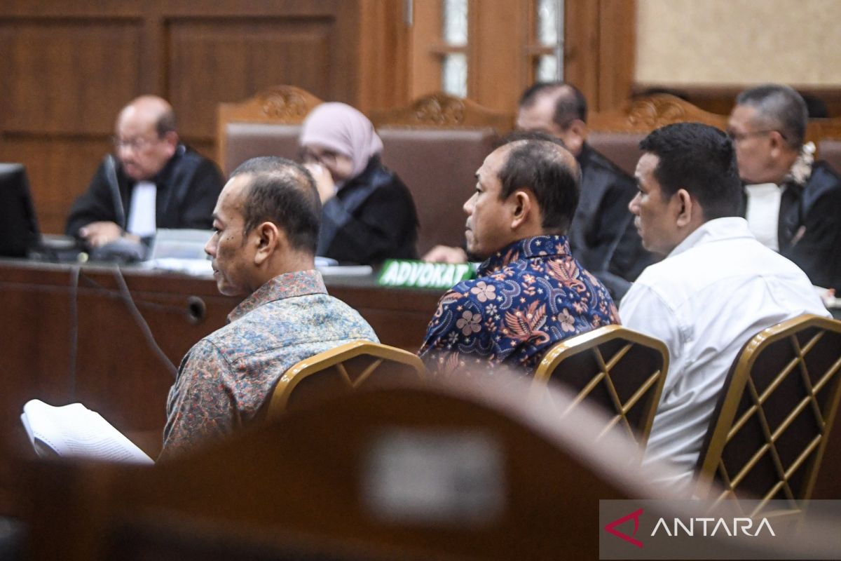 Tiga mantan pejabat Bea Cukai didakwa terima suap dan gratifikasi Rp78 miliar