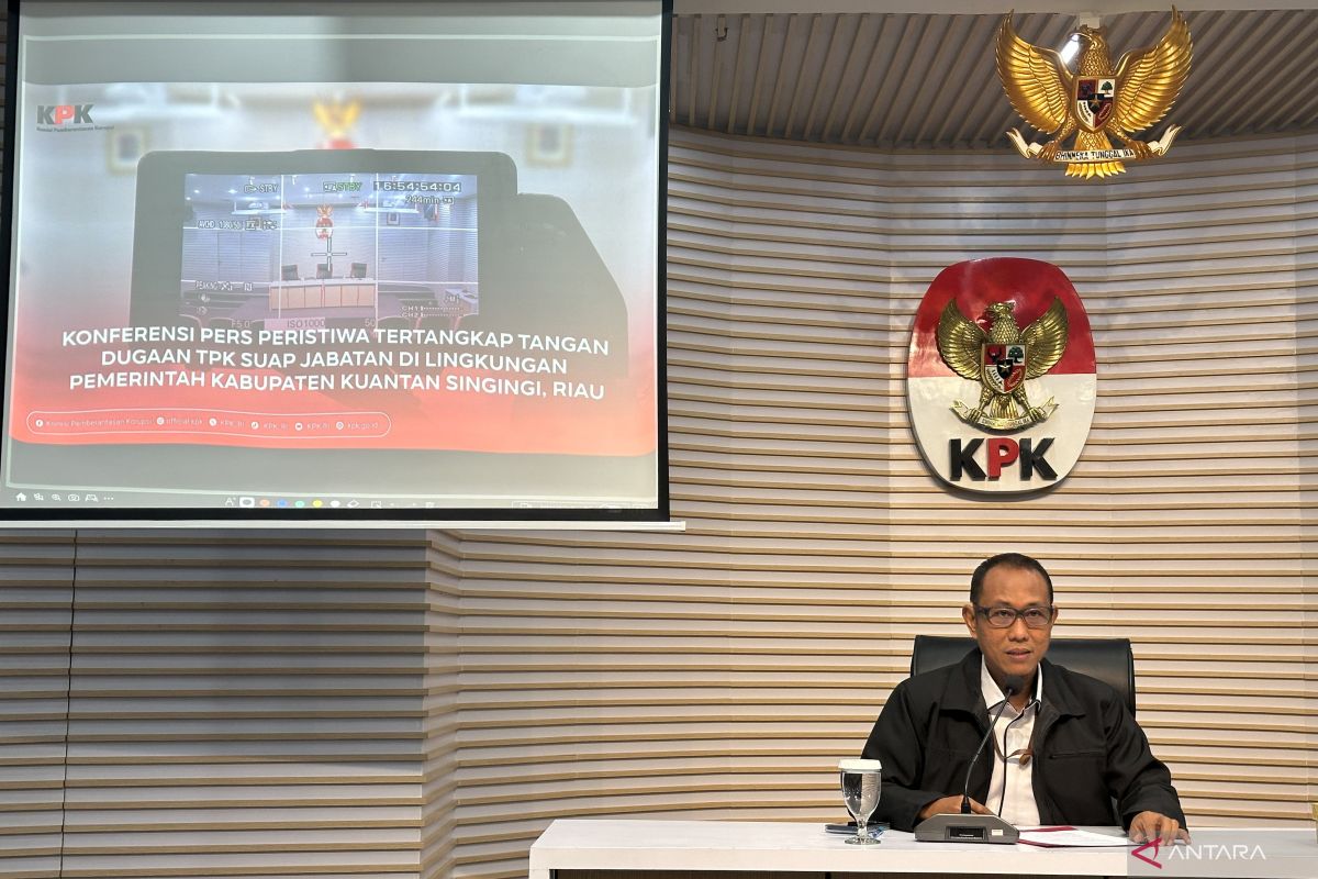 KPK: Menhut semestinya laporkan dugaan gratifikasi