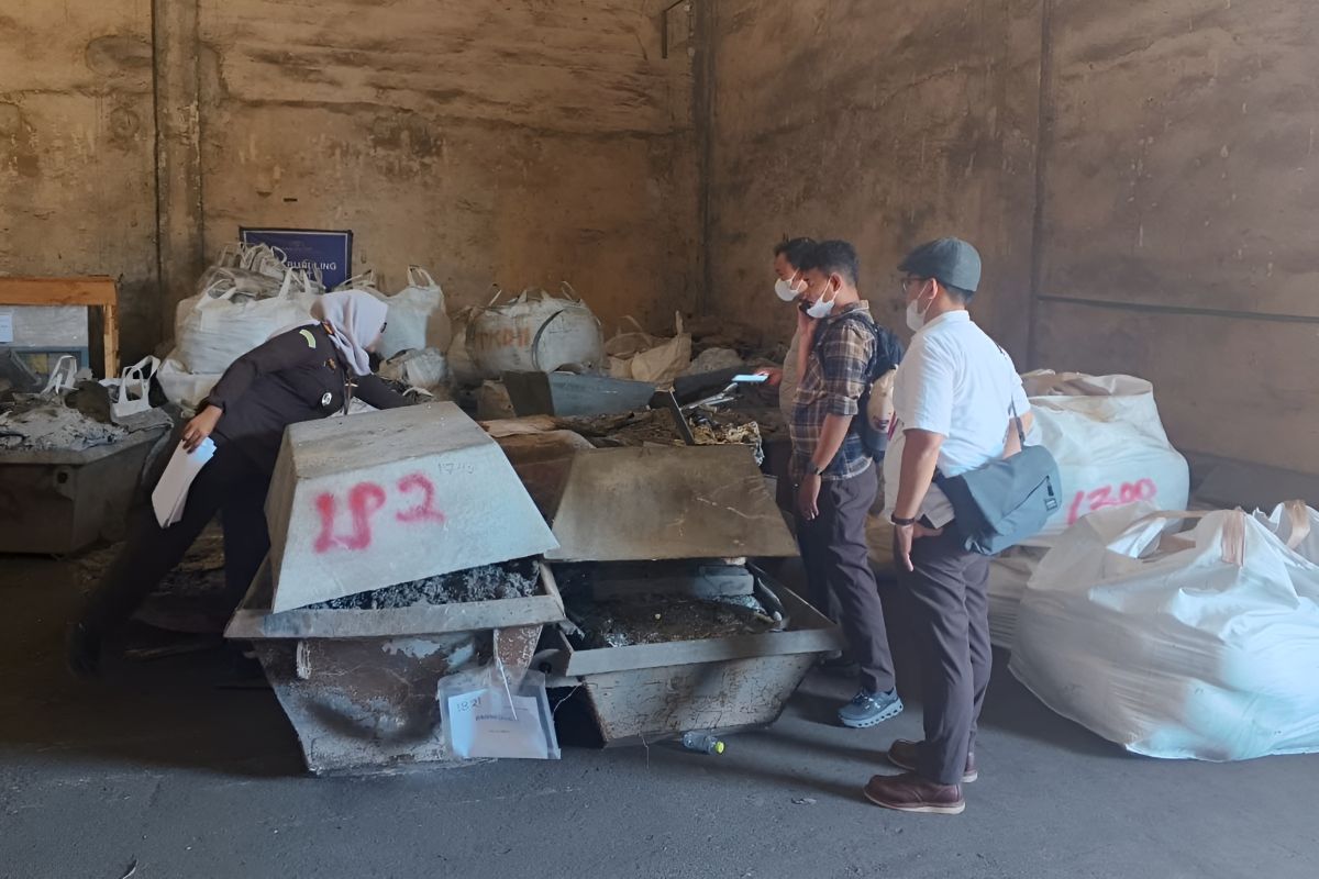 Kejagung sita eksekusi puluhan ribu kilogram timah milik Tamron