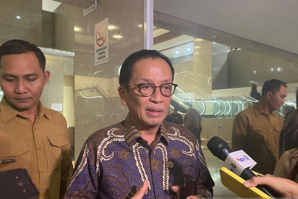 OJK usul pelaku usaha di PFII tak boleh himpun dana di luar kawasan