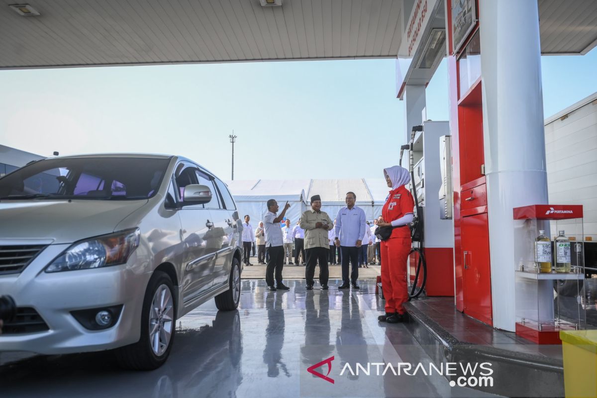 Bahlil wajibkan bensin campur etanol 10 persen pada 2027