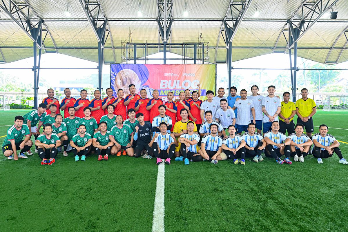 Bulog-Tidar Setia 93, artis dan jurnalis gaungkan pangan lewat bola