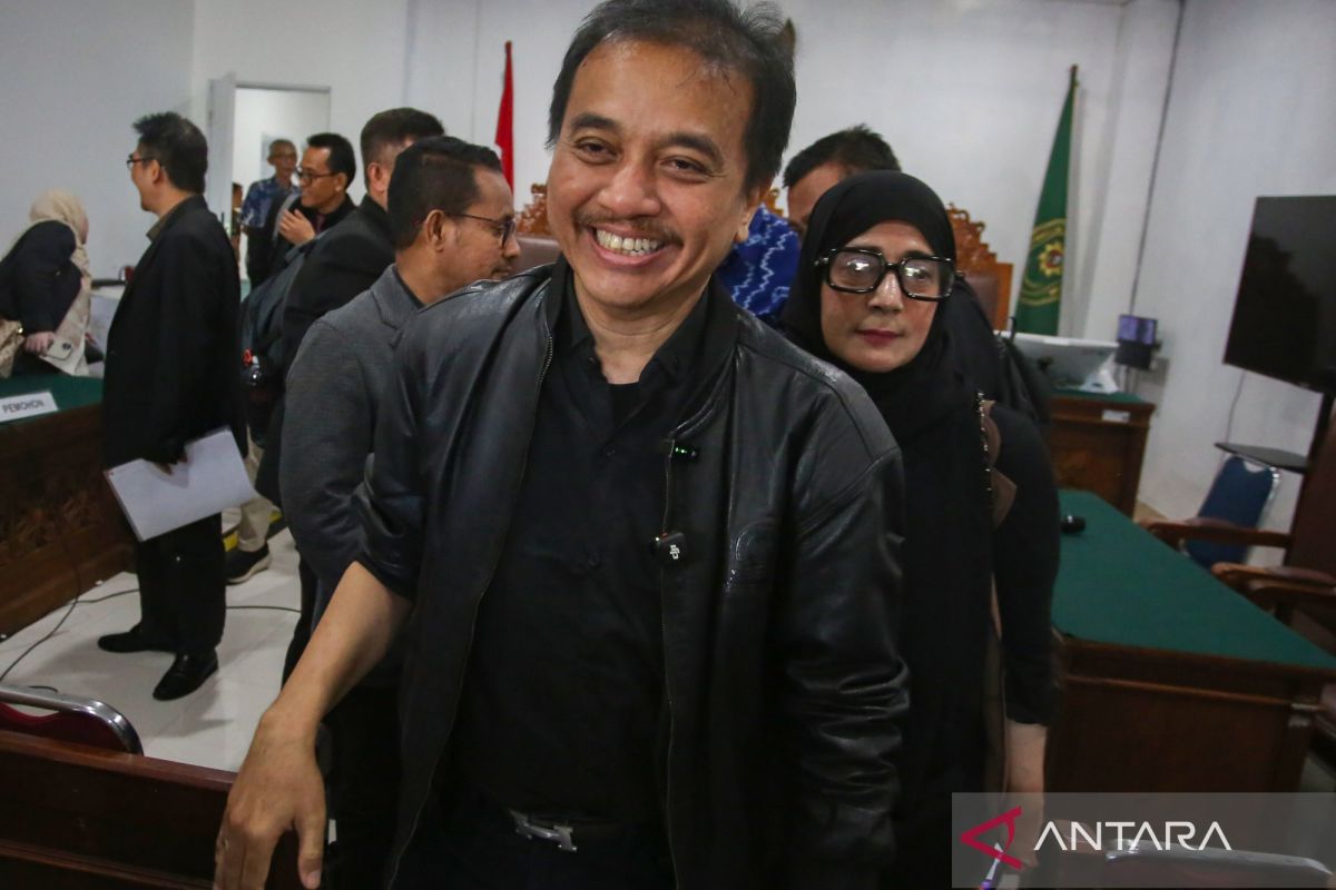 Hukum sepekan, praperadilan Roy Suryo hingga eks Jampidsus tersangka