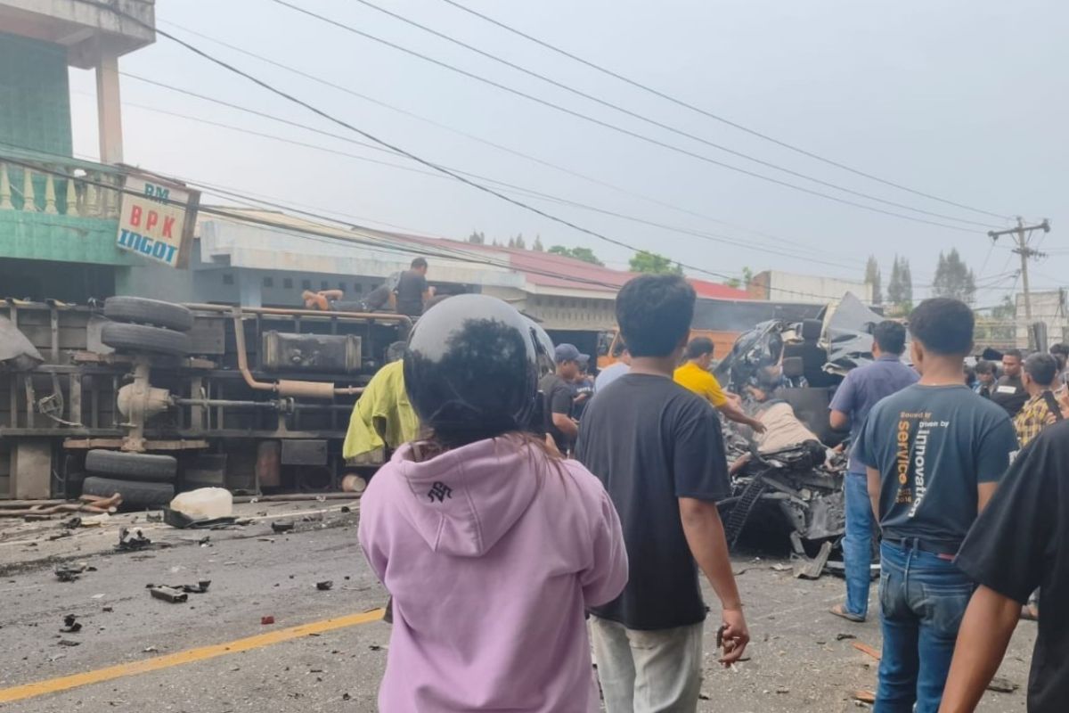 Polisi amankan sopir diduga penyebab tabrakan di Sibolangit Sumut