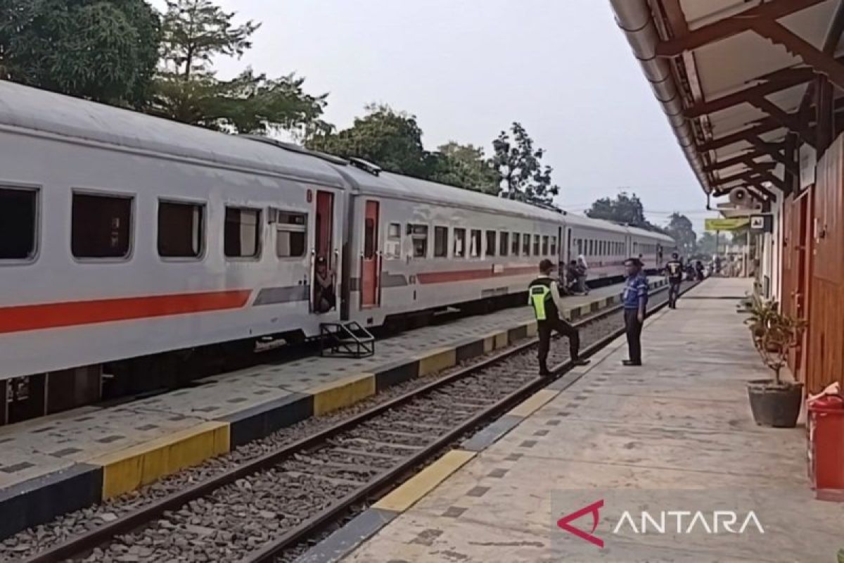 KAI pastikan perjalan kereta tetap aman setelah gempa magnitudo 4.9