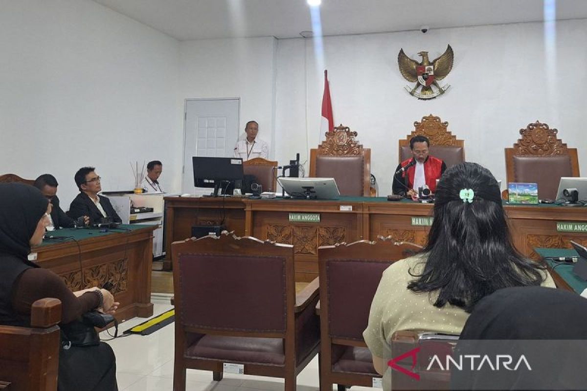Hakim tolak praperadilan Roy Suryo soal kasus penetapan tersangka
