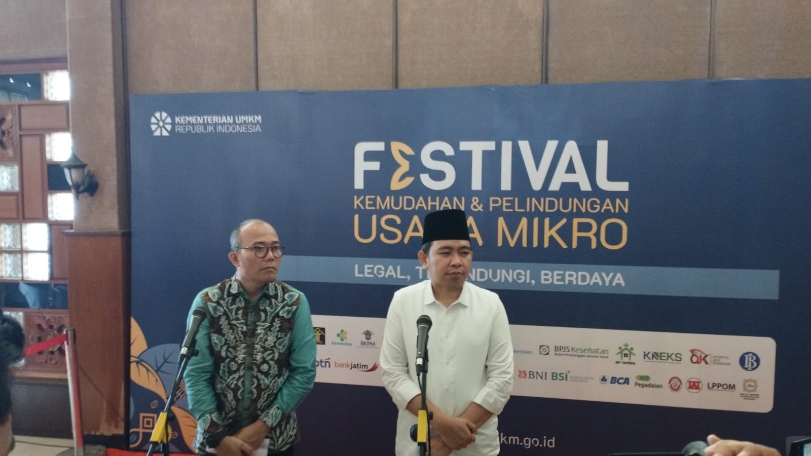 Bupati Jember Muhamad Fawait bersama Deputi Kewirausahaan UMKM RI.Foto Edi Mulyono