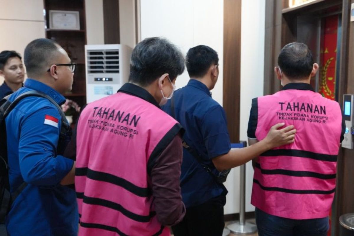 Kejagung limpahkan empat tersangka korupsi PT AKT ke Kejari Jakpus